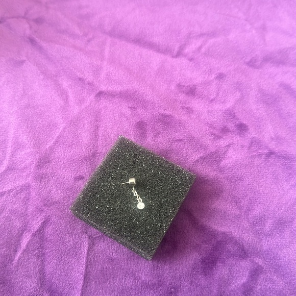 Neometal dangling bezel. - Picture 3 of 3